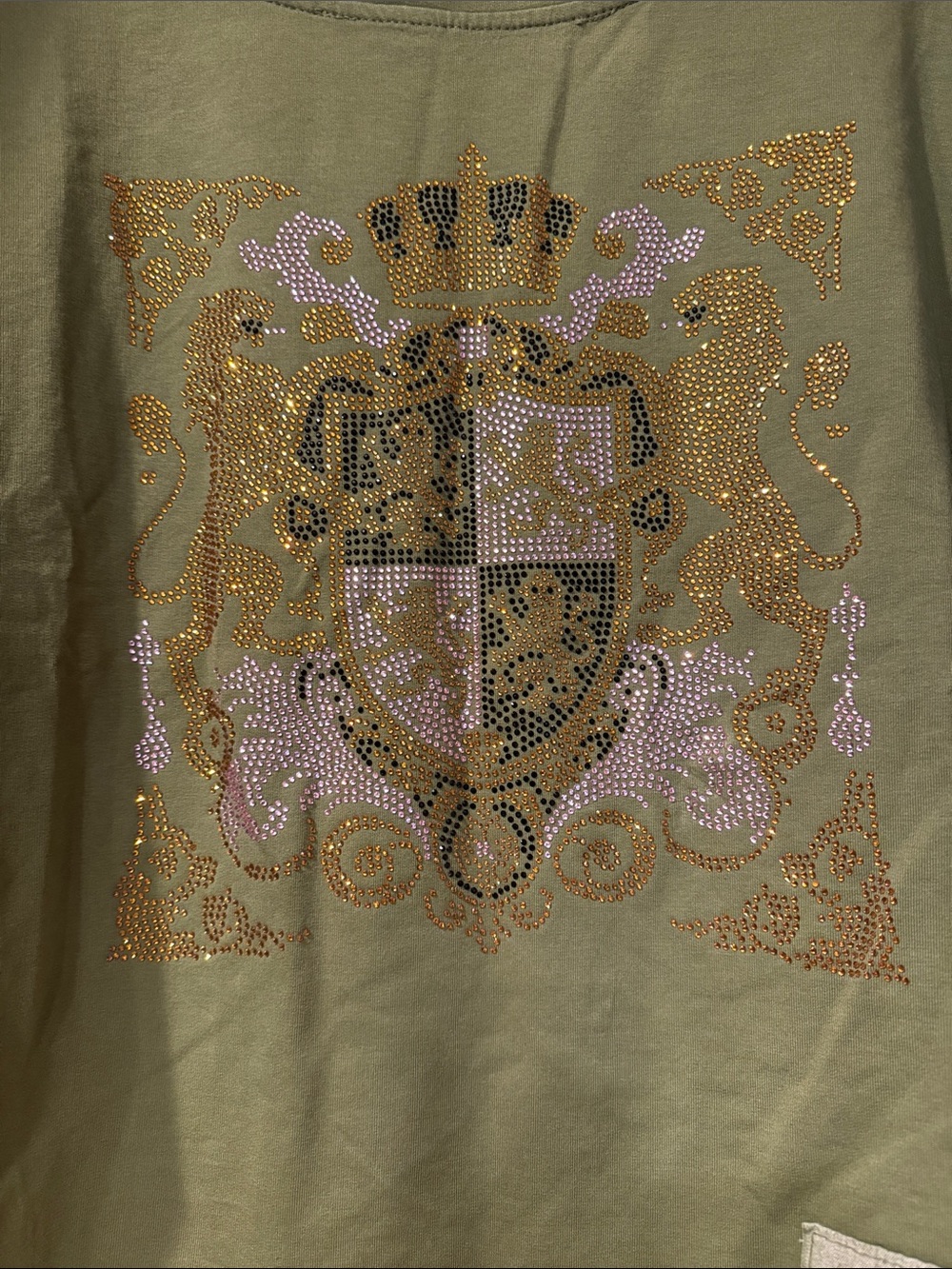 NWT - ONE SIZE / Rhinestone Crest Graphic Tee in Olive Green